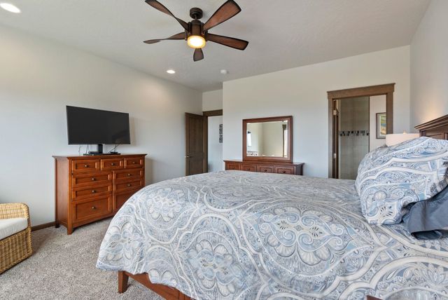 8814 E Clearview Ln, Spokane, WA 99217