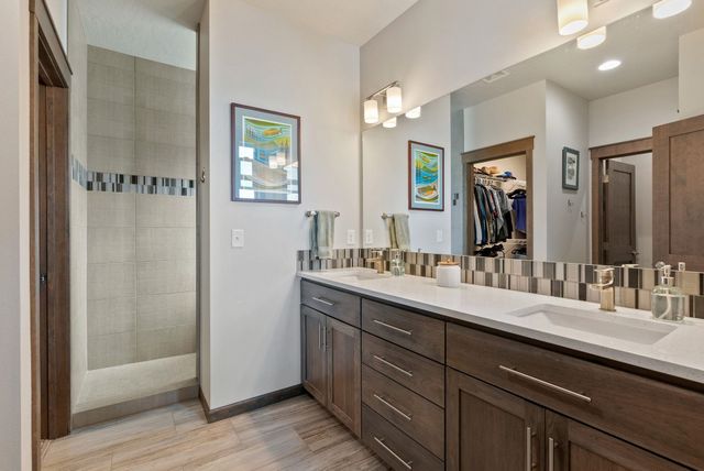 8814 E Clearview Ln, Spokane, WA 99217