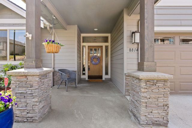 8814 E Clearview Ln, Spokane, WA 99217