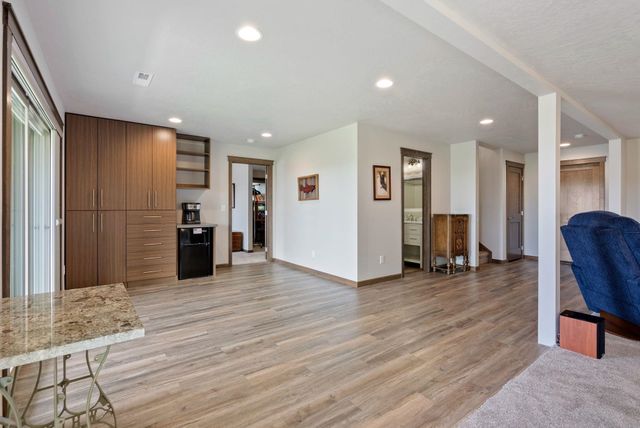 8814 E Clearview Ln, Spokane, WA 99217