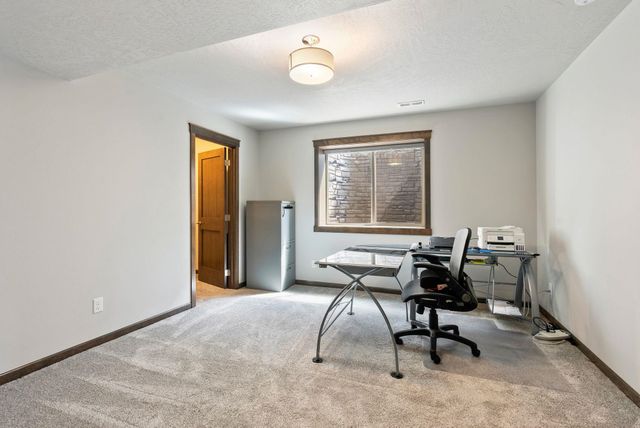 8814 E Clearview Ln, Spokane, WA 99217