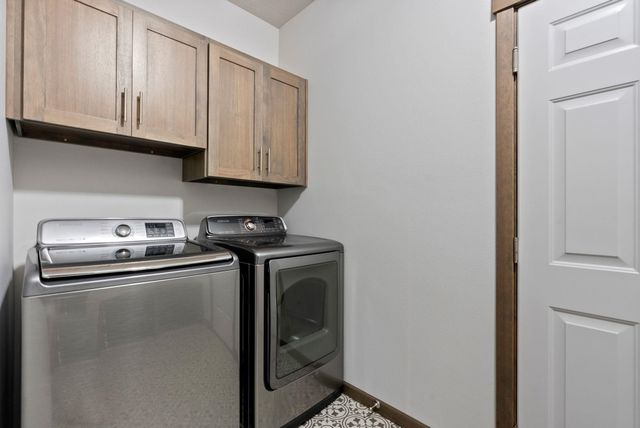 8814 E Clearview Ln, Spokane, WA 99217