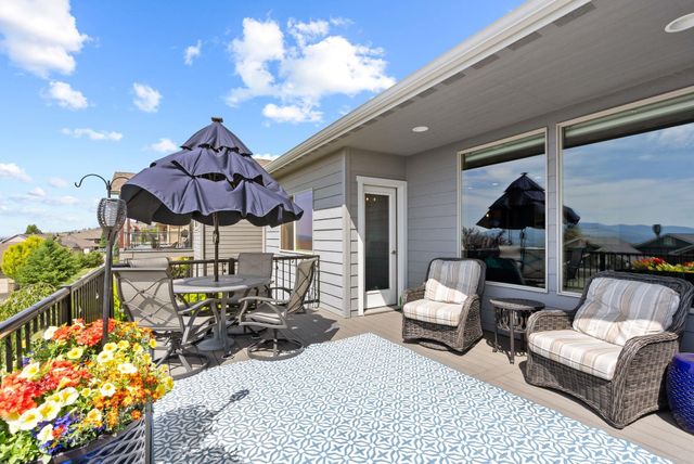 8814 E Clearview Ln, Spokane, WA 99217