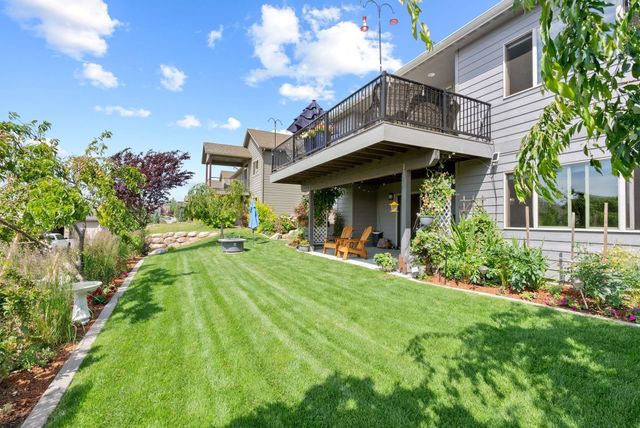 8814 E Clearview Ln, Spokane, WA 99217