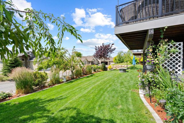 8814 E Clearview Ln, Spokane, WA 99217