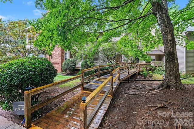 6121 GRAY GATE Lane K, Charlotte, NC 28210