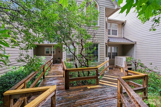6121 GRAY GATE Lane K, Charlotte, NC 28210