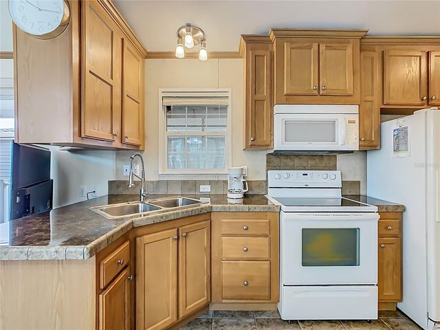 9000 US HWY 192 324, Clermont, FL 34714