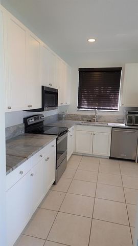 9517 SW Flowermound Circle, Port St. Lucie, FL 34987