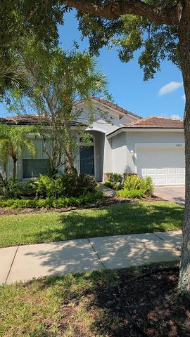 9517 SW Flowermound Circle, Port St. Lucie, FL 34987