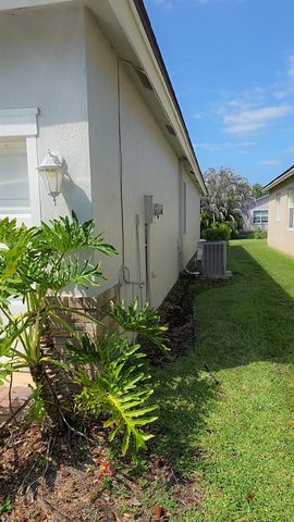 9517 SW Flowermound Circle, Port St. Lucie, FL 34987