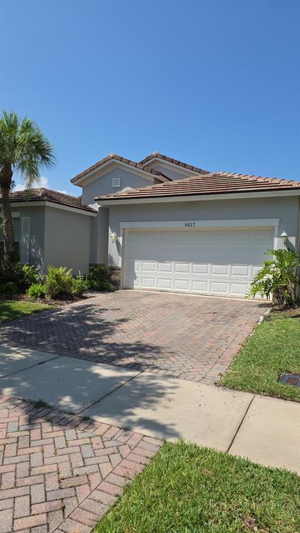 9517 SW Flowermound Circle, Port St. Lucie, FL 34987
