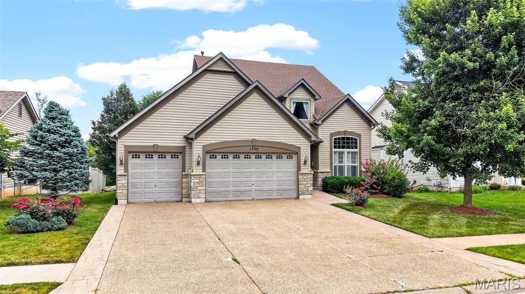 1304 Forest Way, Wentzville, MO 63385