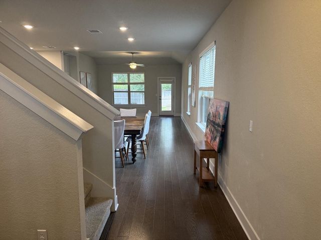 8615 McKamy DR, Austin, TX 78744
