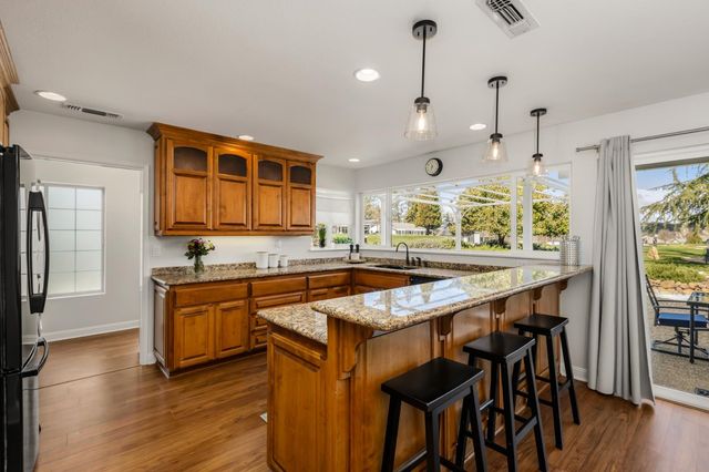 18190 Lake Forest Dr, Penn Valley, CA 95946