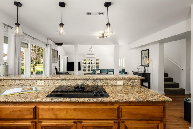 18190 Lake Forest Dr, Penn Valley, CA 95946