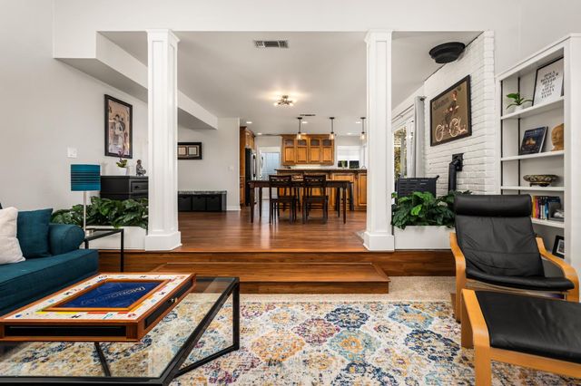 18190 Lake Forest Dr, Penn Valley, CA 95946