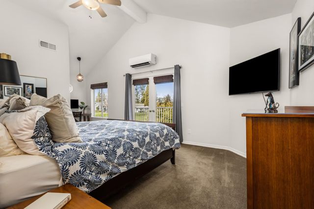 18190 Lake Forest Dr, Penn Valley, CA 95946