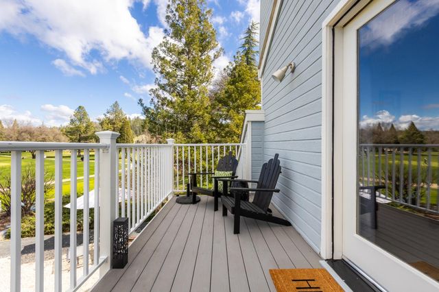 18190 Lake Forest Dr, Penn Valley, CA 95946