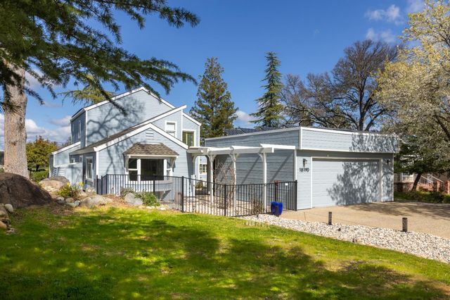 18190 Lake Forest Dr, Penn Valley, CA 95946