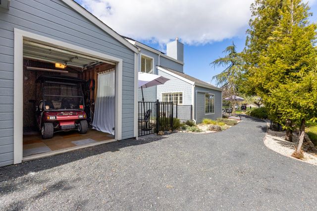 18190 Lake Forest Dr, Penn Valley, CA 95946