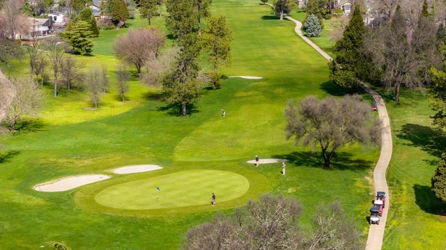 18190 Lake Forest Dr, Penn Valley, CA 95946