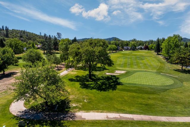 18190 Lake Forest Dr, Penn Valley, CA 95946