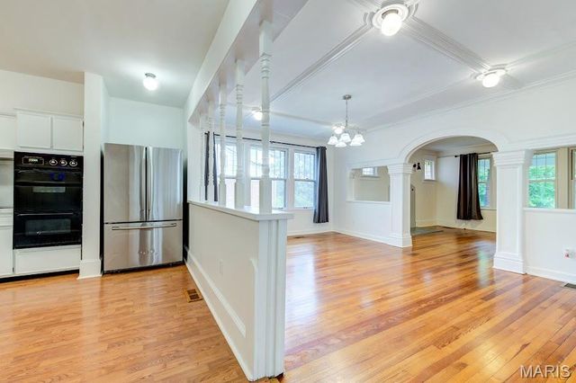 9051 Burton Avenue, Overland, MO 63114