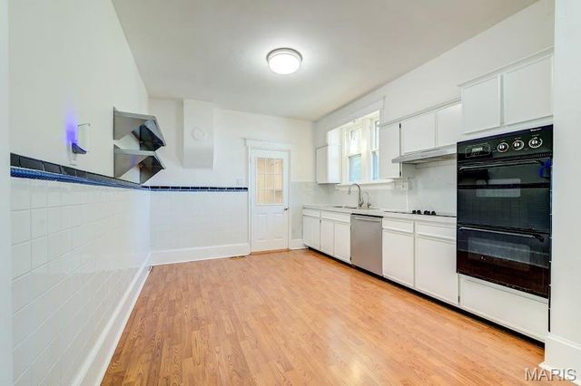 9051 Burton Avenue, Overland, MO 63114