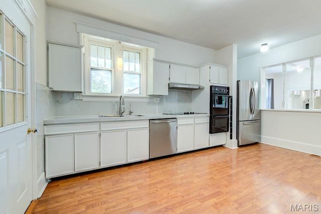 9051 Burton Avenue, Overland, MO 63114