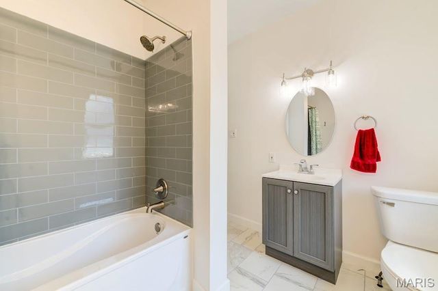 9051 Burton Avenue, Overland, MO 63114