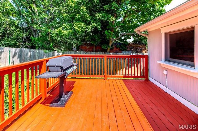 9051 Burton Avenue, Overland, MO 63114