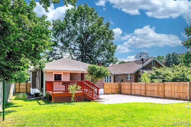 9051 Burton Avenue, Overland, MO 63114