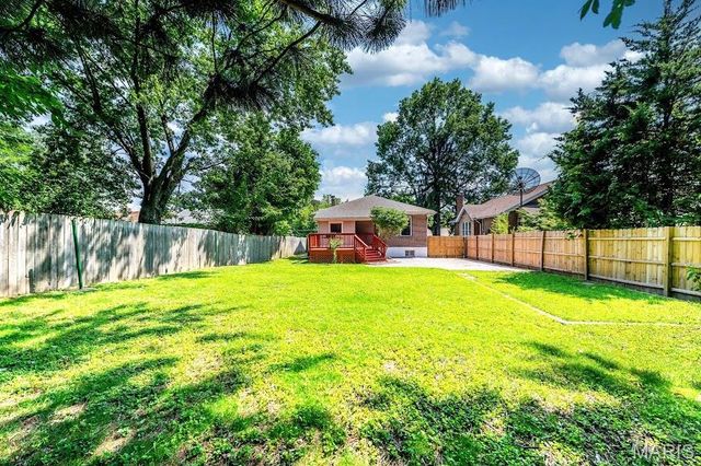 9051 Burton Avenue, Overland, MO 63114
