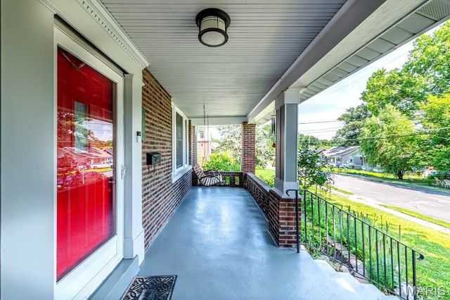 9051 Burton Avenue, Overland, MO 63114