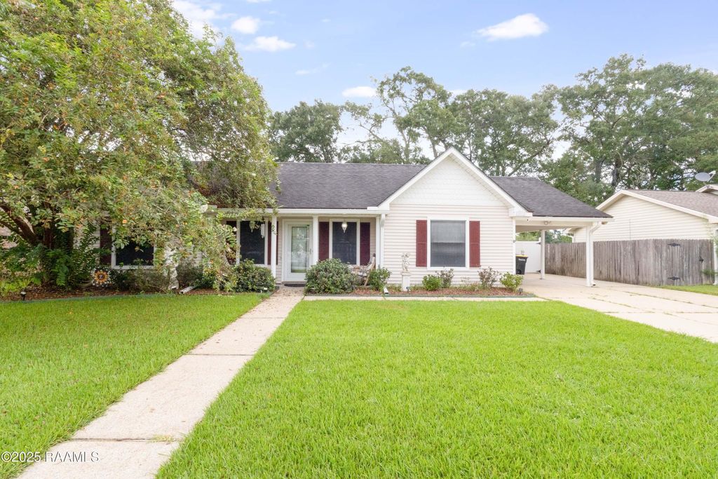 1011 Christopher Street, New Iberia, LA 70563