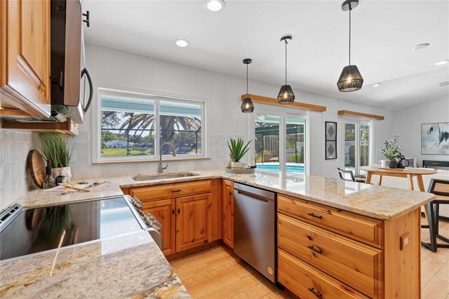 5000 LAKE VALENCIA BOULEVARD W, Palm Harbor, FL 34684