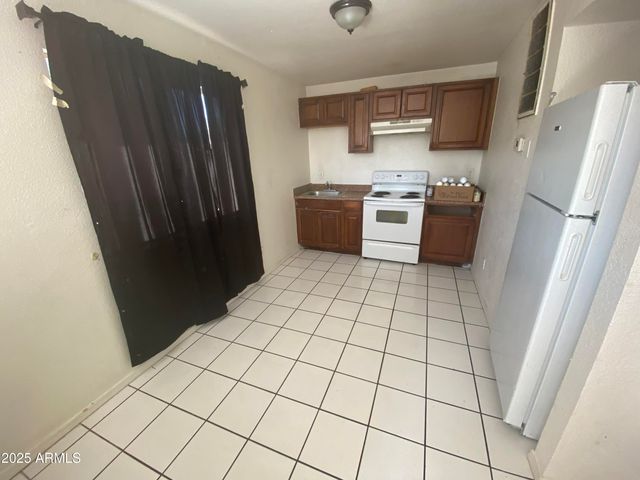 1321 W VOGEL Avenue 7, Phoenix, AZ 85021