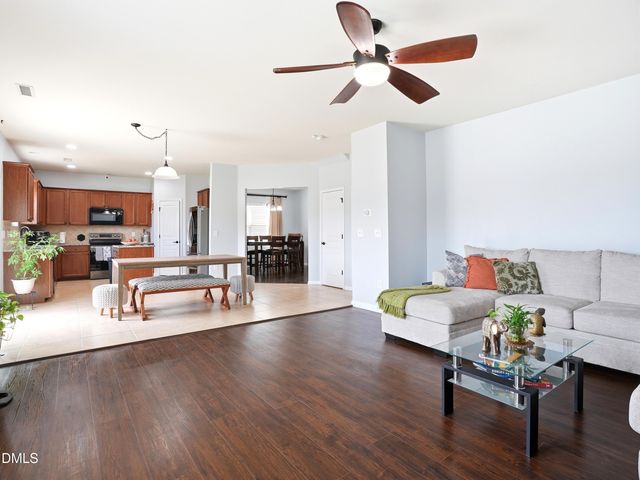 8120 Hovingham Way, Raleigh, NC 27616