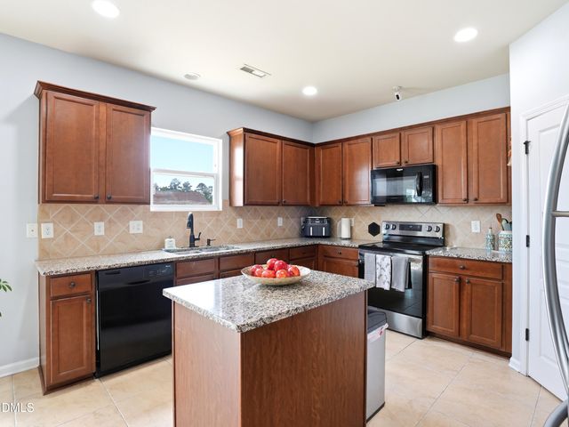 8120 Hovingham Way, Raleigh, NC 27616