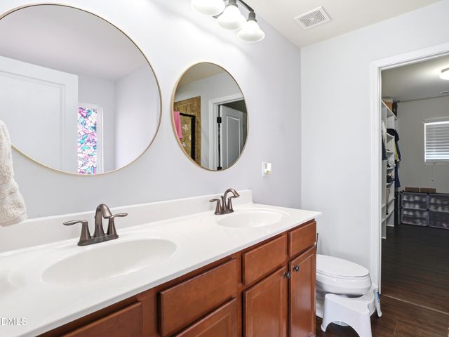 8120 Hovingham Way, Raleigh, NC 27616