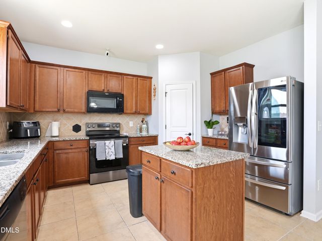 8120 Hovingham Way, Raleigh, NC 27616