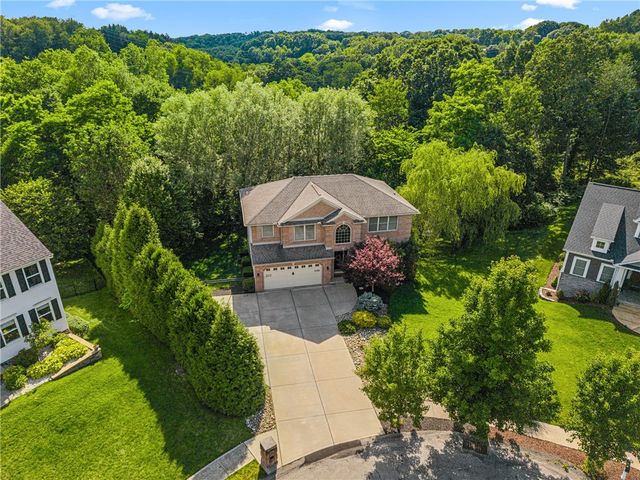 305 Daniela Dr, Allegheny Twp, PA 15068
