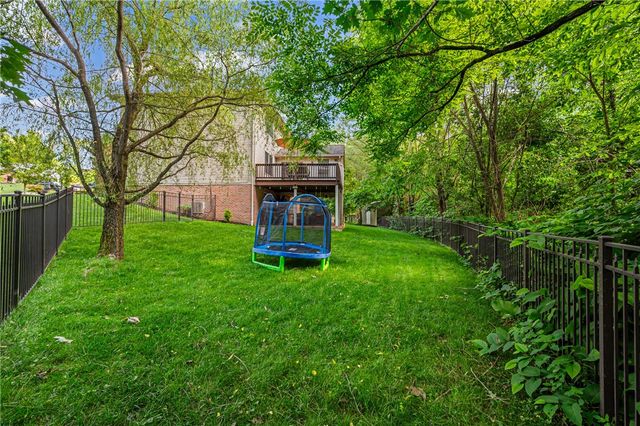 305 Daniela Dr, Allegheny Twp, PA 15068