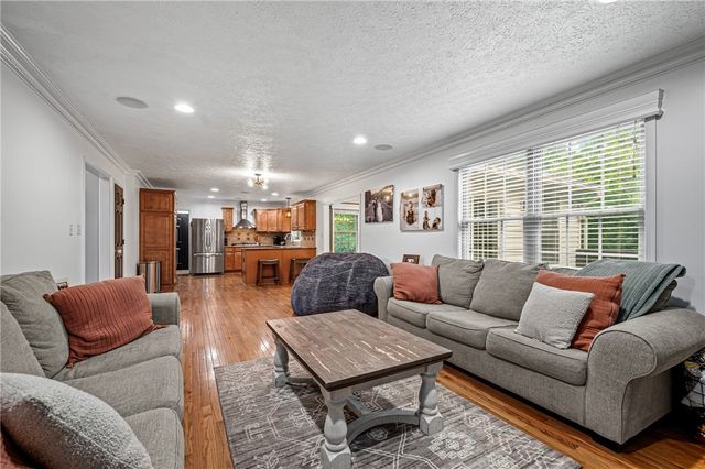 305 Daniela Dr, Allegheny Twp, PA 15068
