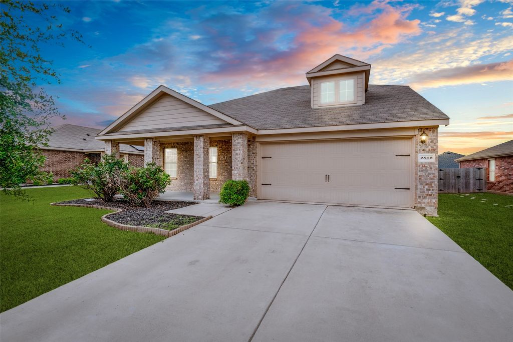 2812 Balleywood Drive, Seagoville, TX 75159