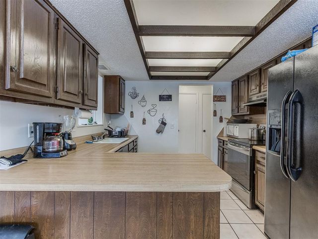 6916 Woodlake Drive, Oklahoma City, OK 73132