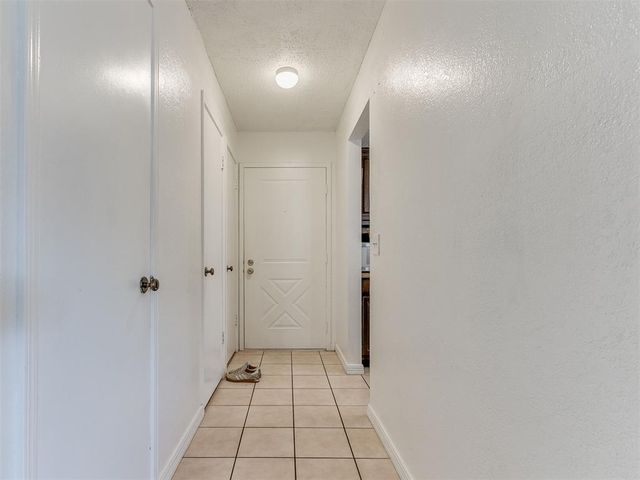6916 Woodlake Drive, Oklahoma City, OK 73132