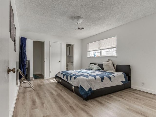 6916 Woodlake Drive, Oklahoma City, OK 73132