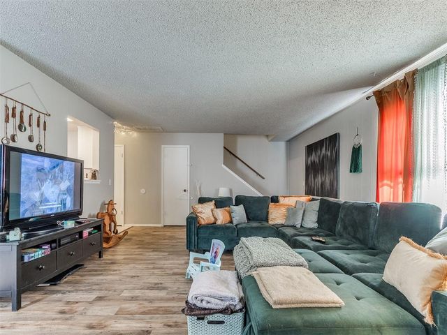 6916 Woodlake Drive, Oklahoma City, OK 73132